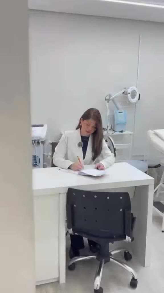 Sala de atendimento da clínica Amaviē Estética Inteligente, Kobrasol, São José/SC